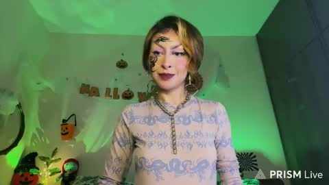 Cinna online show from November 2025 10:23:02 PM