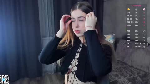 Snapshot of mooncutie_girl chatting on November 2025 12:05:02 PM Sophia online show from November 2025 12:05:02 PM