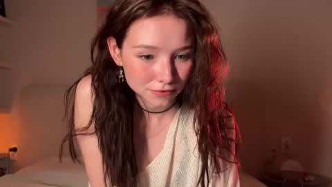 Snapshot of moonfaced_ chatting on June 2026 08:44:01 PM Ann online show from June 2026 08:44:01 PM