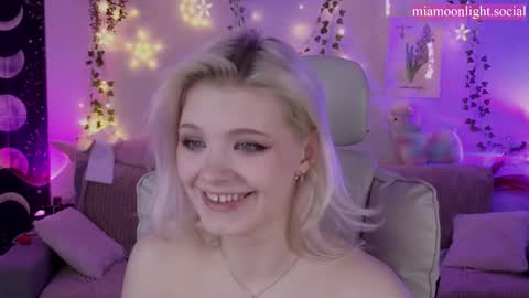 Mia   online show from March 2025 08:14:02 PM