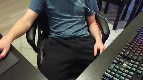 moonlighter7 online show from November 2025 01:37:01 AM