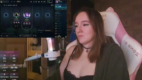 Snapshot of moonlish_siren chatting on June 2026 08:45:01 PM Katrin online show from June 2026 08:45:01 PM