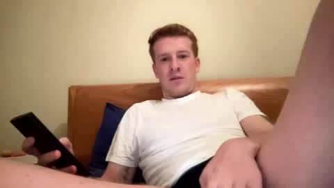 Snapshot of moonlose000 chatting on February 2026 12:09:01 AM moonlose000 online show from February 2026 12:09:01 AM