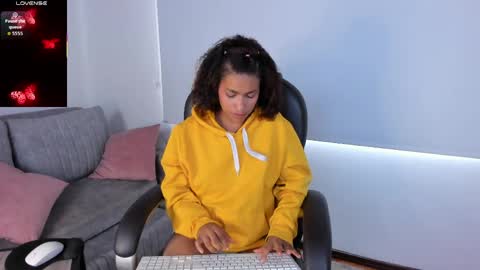 Rosa  online show from March 2026 08:09:01 PM