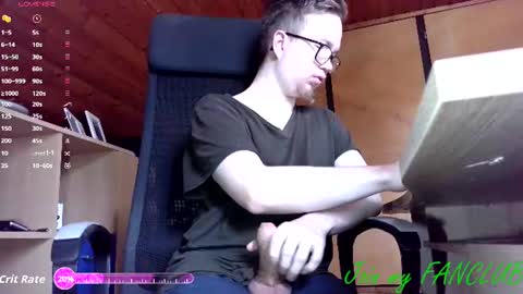 Snapshot of moonsexguy chatting on June 2026 06:56:02 AM Flo online show from June 2026 06:56:02 AM