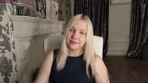Snapshot of moonshy_ chatting on July 2026 05:12:02 PM Margo online show from July 2026 05:12:02 PM
