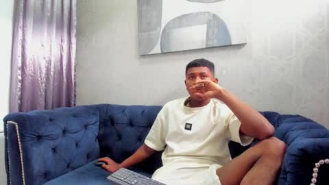 Mmorenito online show from November 2025 07:49:02 PM