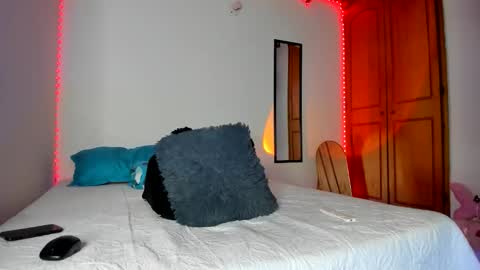 Snapshot of morenosiam chatting on December 2025 01:55:02 AM morenosiam online show from December 2025 01:55:02 AM