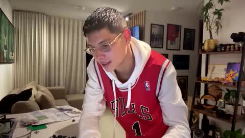 Snapshot of morgan_hiller chatting on October 2025 12:36:01 AM online show from October 2025 12:36:01 AM