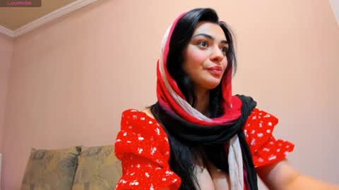 Snapshot of moroccan_diamond_ chatting on December 2024 06:48:02 PM Medina online show from December 2024 06:48:02 PM