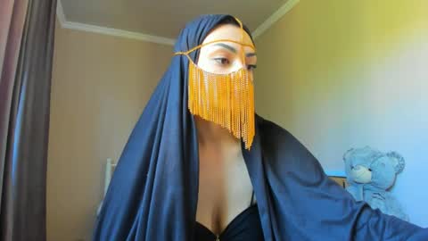 Snapshot of moroccan_diamond_ chatting on May 2026 07:48:01 AM Medina online show from May 2026 07:48:01 AM