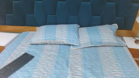 morrigan_luxus online show from February 2025 01:51:01 PM