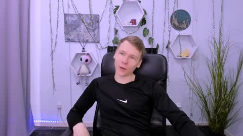 Welcome here online show from December 2024 07:10:01 PM