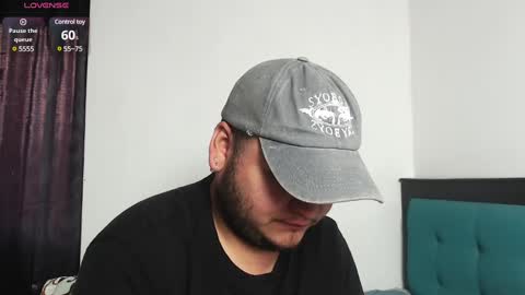 moshi_uwu online show from March 2025 01:27:02 PM