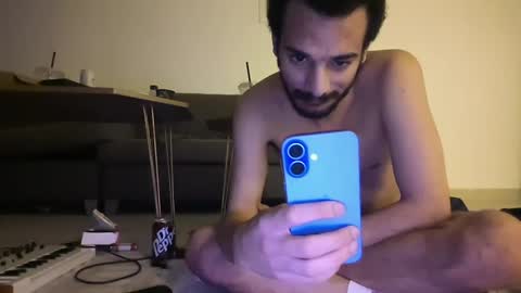 Snapshot of moss127 chatting on January 2025 04:24:01 PM twennysevv27 online show from January 2025 04:24:01 PM