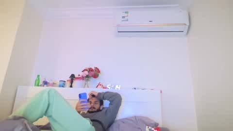 Snapshot of moss127 chatting on January 2025 03:12:01 AM twennysevv27 online show from January 2025 03:12:01 AM