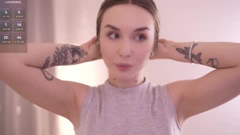 MIRA online show from November 2025 06:40:01 PM