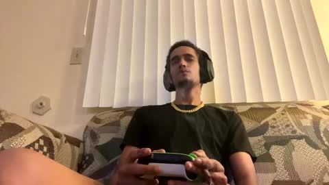 Snapshot of mouli23r chatting on September 2025 02:45:01 AM mouli23r online show from September 2025 02:45:01 AM