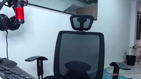 Snapshot of mr_chr1s chatting on October 2025 01:20:02 PM chris online show from October 2025 01:20:02 PM