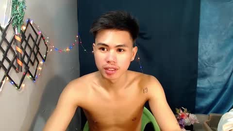 Snapshot of mr_hunky_hotstuff69 chatting on December 2024 12:38:01 PM Ry online show from December 2024 12:38:01 PM