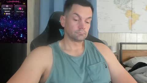 Snapshot of mr_mac69 chatting on December 2024 06:53:01 PM Cam online show from December 2024 06:53:01 PM