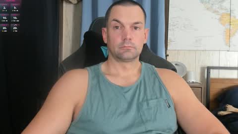 Snapshot of mr_mac69 chatting on December 2025 11:03:02 PM Cam online show from December 2025 11:03:02 PM