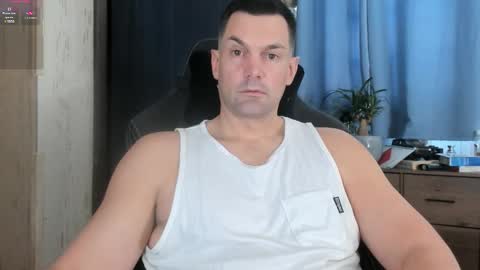Snapshot of mr_mac69 chatting on February 2026 05:58:01 PM Cam online show from February 2026 05:58:01 PM