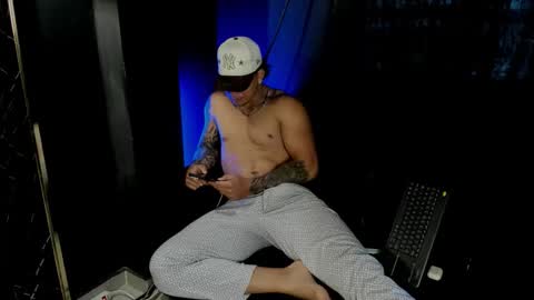 Snapshot of mr_maximo chatting on October 2025 07:59:01 PM mr_maximo online show from October 2025 07:59:01 PM