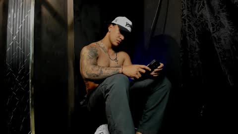 Snapshot of mr_maximo chatting on November 2025 04:34:02 AM mr_maximo online show from November 2025 04:34:02 AM