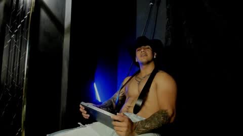 Snapshot of mr_maximo chatting on November 2025 10:43:02 PM mr_maximo online show from November 2025 10:43:02 PM