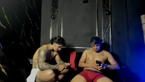 Snapshot of mr_maximo chatting on November 2025 01:00:01 AM mr_maximo online show from November 2025 01:00:01 AM