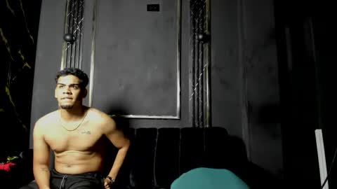 Snapshot of mr_maximo chatting on November 2025 01:11:01 AM mr_maximo online show from November 2025 01:11:01 AM