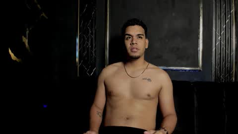 Snapshot of mr_maximo chatting on November 2025 10:33:02 PM mr_maximo online show from November 2025 10:33:02 PM