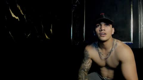 Snapshot of mr_maximo chatting on November 2025 02:58:01 AM mr_maximo online show from November 2025 02:58:01 AM