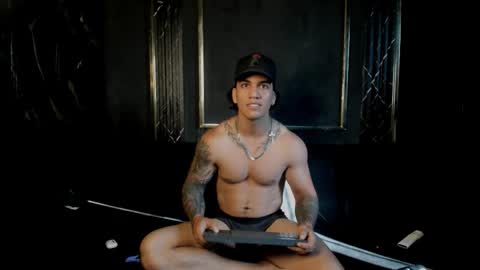 Snapshot of mr_maximo chatting on December 2025 08:27:01 PM mr_maximo online show from December 2025 08:27:01 PM