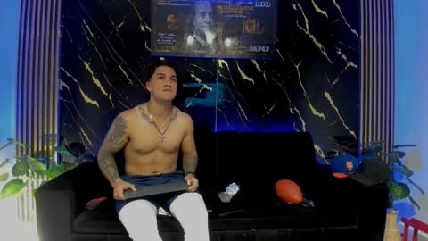 mr_maximo online show from February 2026 03:25:02 AM