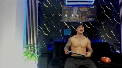 mr_maximo online show from February 2026 04:22:01 AM