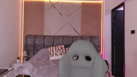 MIKEE online show from June 2026 03:08:01 AM