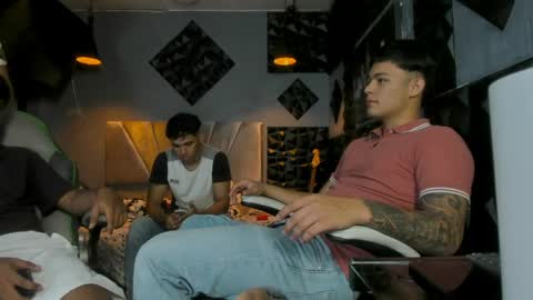 mr_mois online show from May 2026 05:46:02 AM