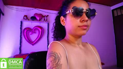 Snapshot of mr_mrscurie chatting on December 2024 04:40:02 PM Mr Mrs Curie online show from December 2024 04:40:02 PM