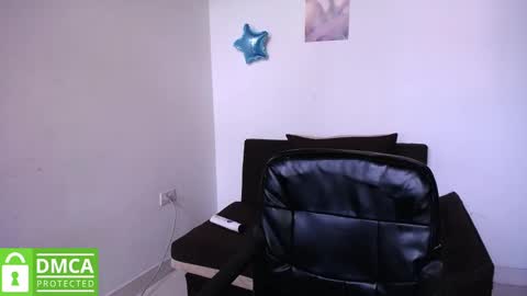 Snapshot of mr_mrscurie chatting on January 2025 08:35:02 PM Mr Mrs Curie online show from January 2025 08:35:02 PM