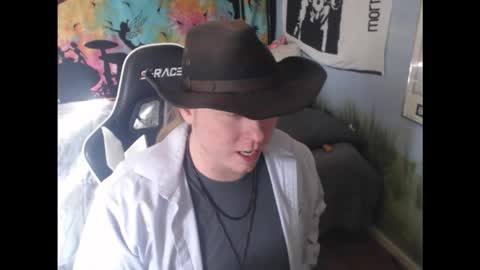 Snapshot of mr_strawberry chatting on December 2025 05:42:01 PM mr_strawberry online show from December 2025 05:42:01 PM