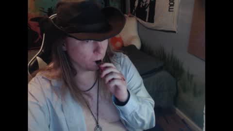 Snapshot of mr_strawberry chatting on December 2025 11:28:01 AM mr_strawberry online show from December 2025 11:28:01 AM