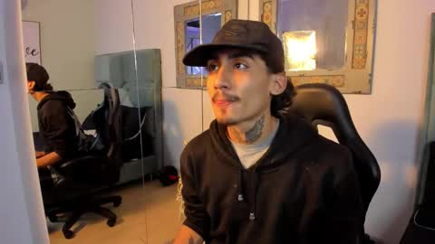 Snapshot of mr_strike chatting on November 2025 02:54:01 AM MR online show from November 2025 02:54:01 AM