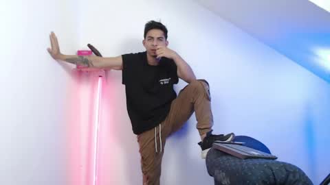 Snapshot of mralpha_latino chatting on April 2026 04:52:02 AM Alpha LATINO online show from April 2026 04:52:02 AM