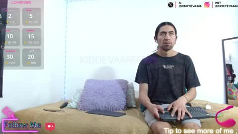 Snapshot of mrandmrs666999 chatting on May 2026 04:23:02 PM Mrandmrs666999 online show from May 2026 04:23:02 PM