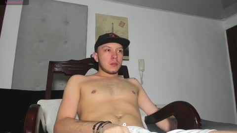 Snapshot of mrandrey23 chatting on September 2025 12:40:01 PM mrandrey23 online show from September 2025 12:40:01 PM