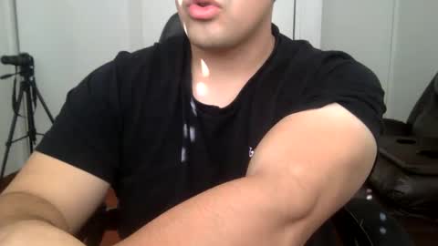 Snapshot of mrbree chatting on January 2025 08:37:01 PM Mr Bree online show from January 2025 08:37:01 PM