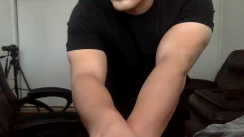 Snapshot of mrbree chatting on March 2025 12:09:02 AM Mr Bree online show from March 2025 12:09:02 AM