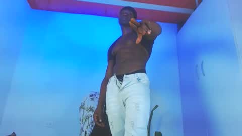 Snapshot of mrbyronstallion chatting on November 2025 04:21:01 AM byron online show from November 2025 04:21:01 AM